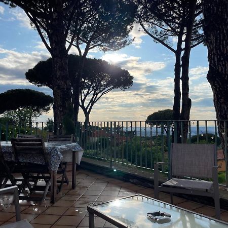 Appartamento Castelli Romani - Con Vista Su Roma Monte Porzio Catone Eksteriør billede